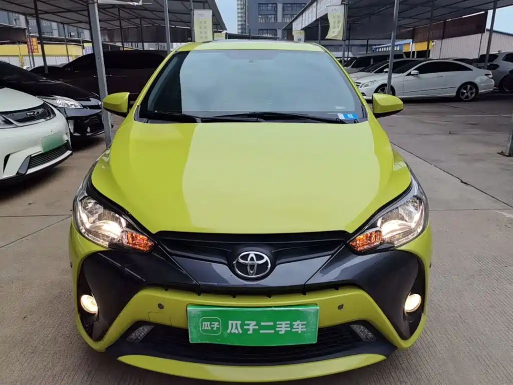 Toyota Yaris L — фото 3