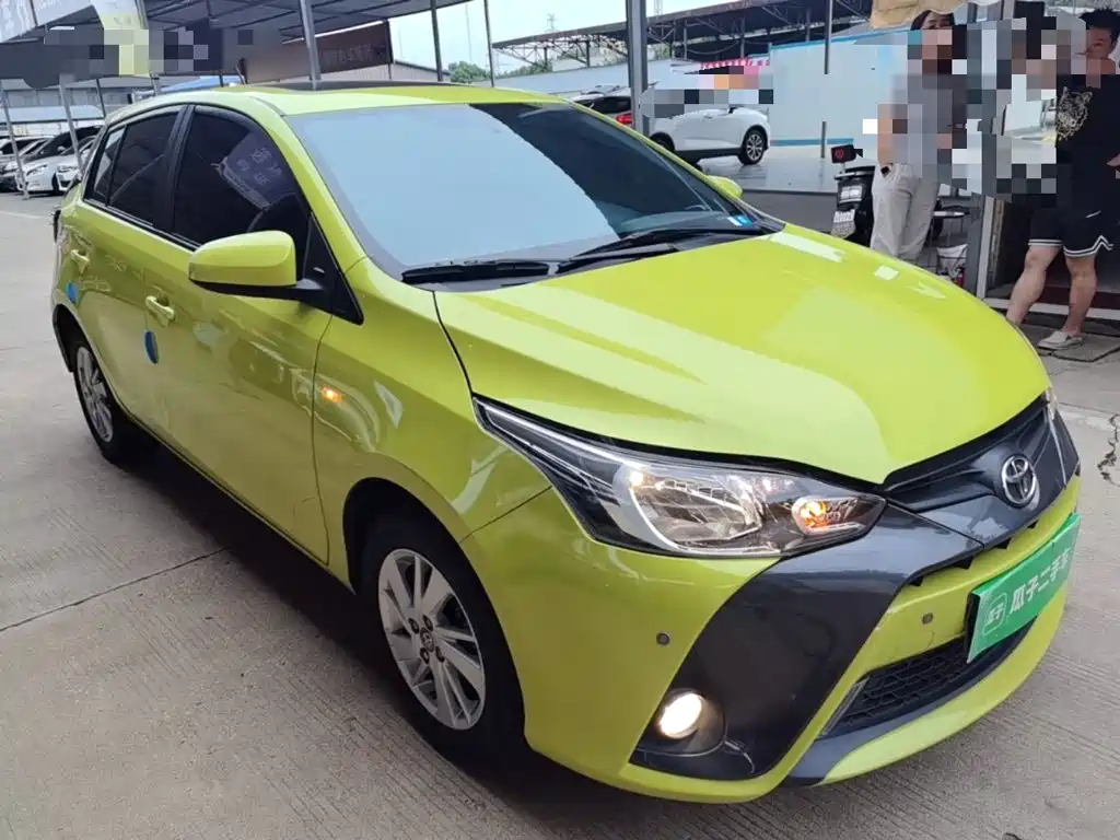 Toyota Yaris L — фото 4