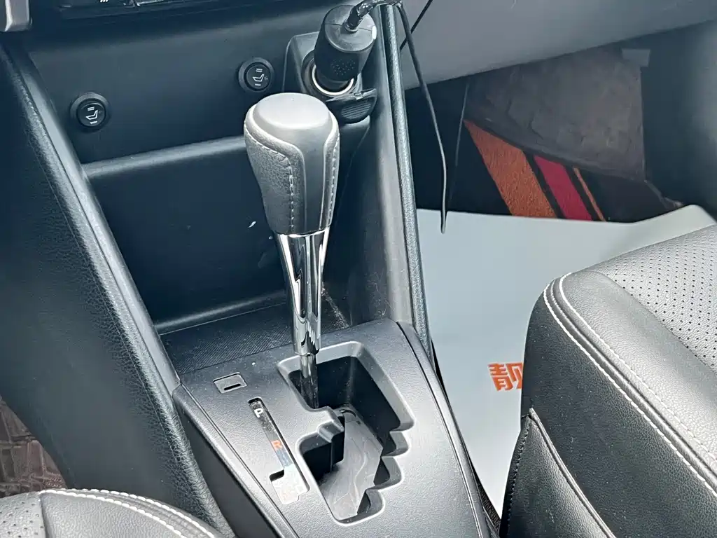 Toyota Yaris L — фото 14