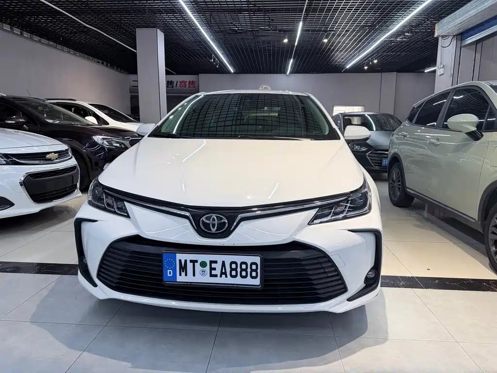 Toyota Corolla — фото 2