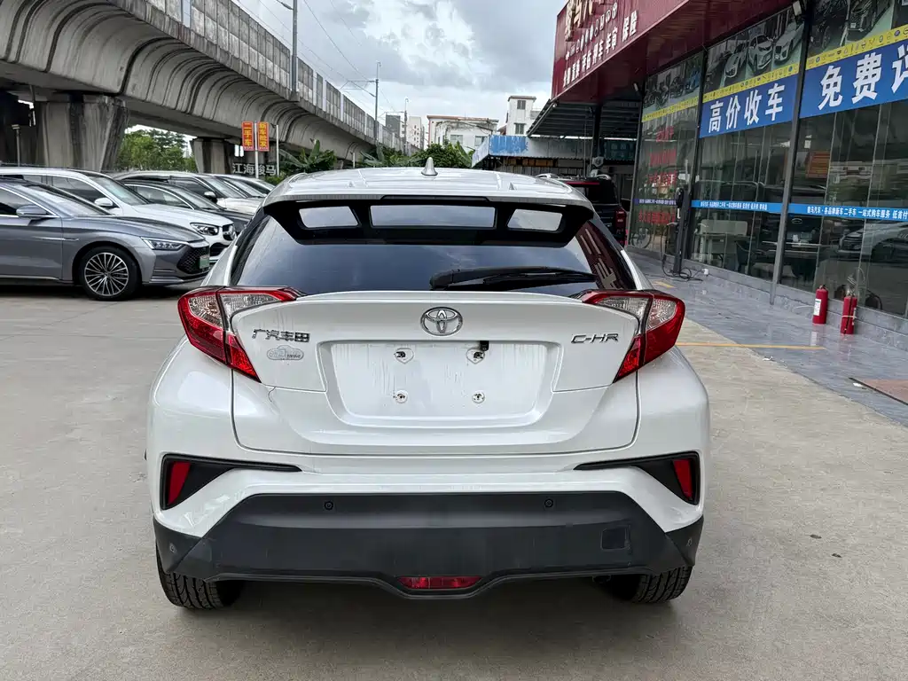 Toyota C-HR — фото 5