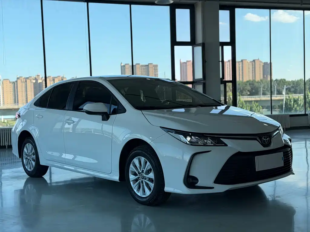 Toyota Corolla — фото 3