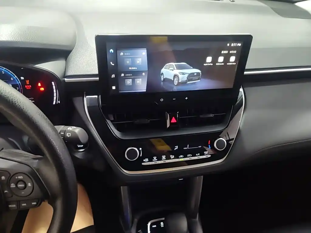 Toyota Corolla Cross — фото 13