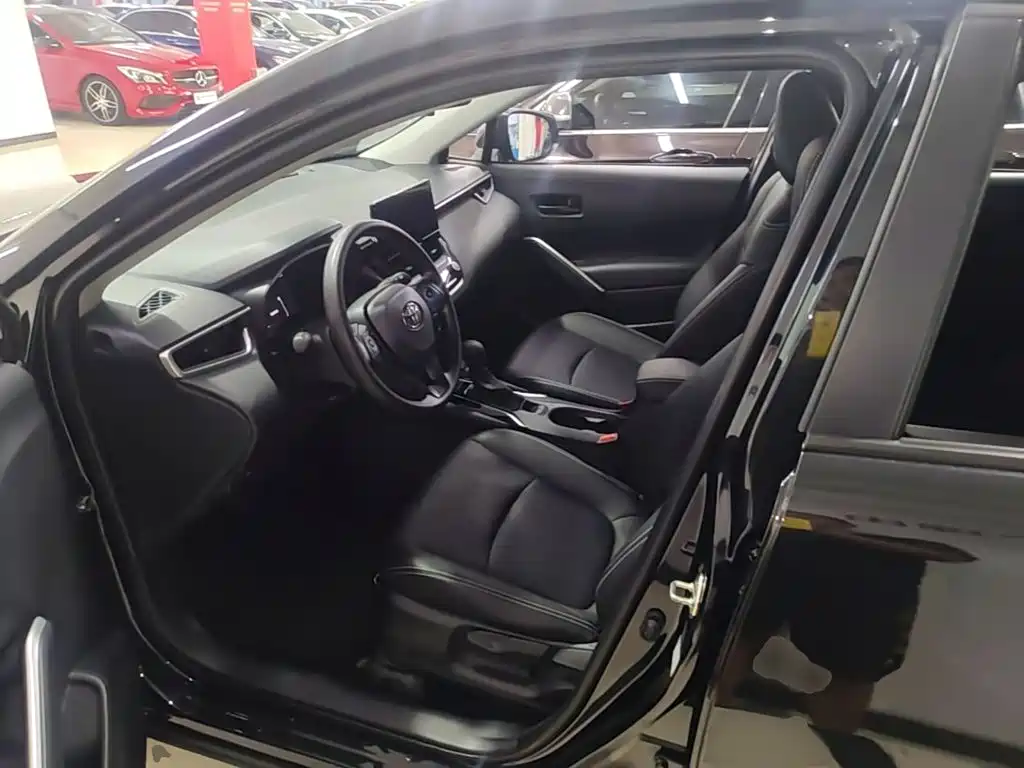 Toyota Corolla Cross — фото 15