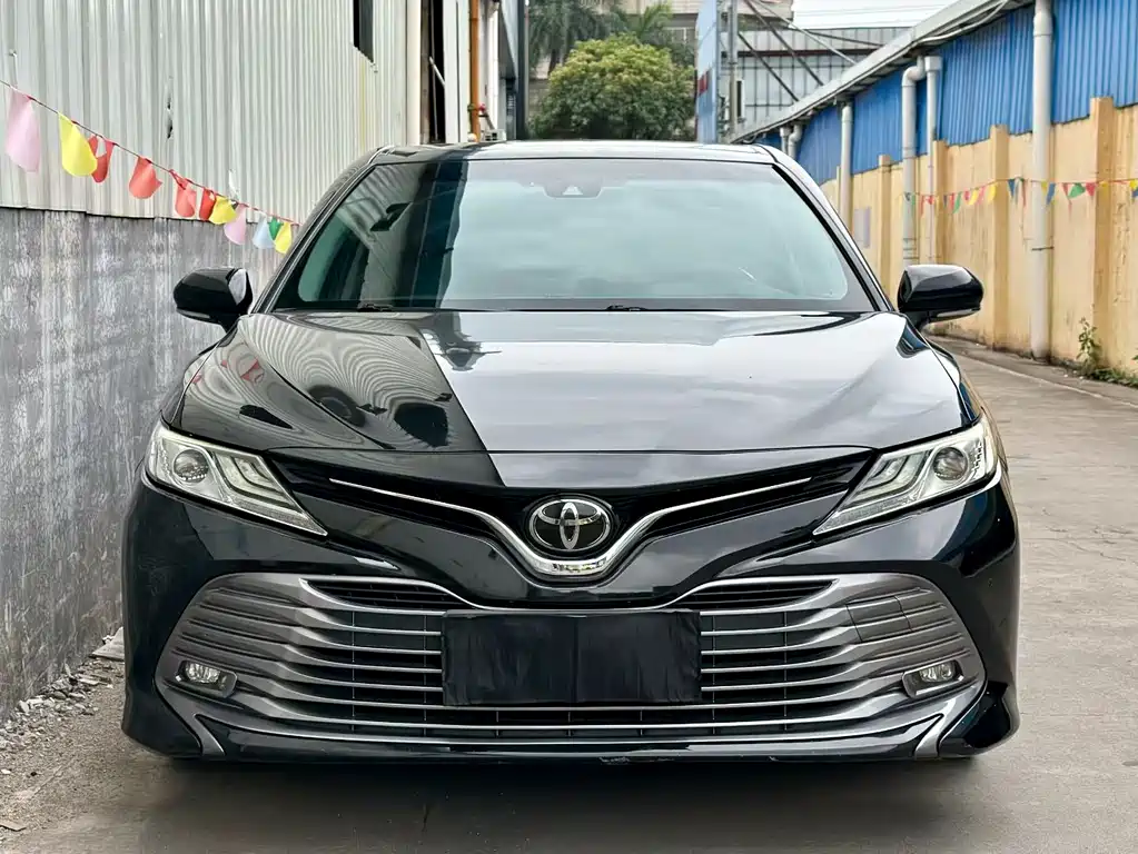 Toyota Camry — фото 4