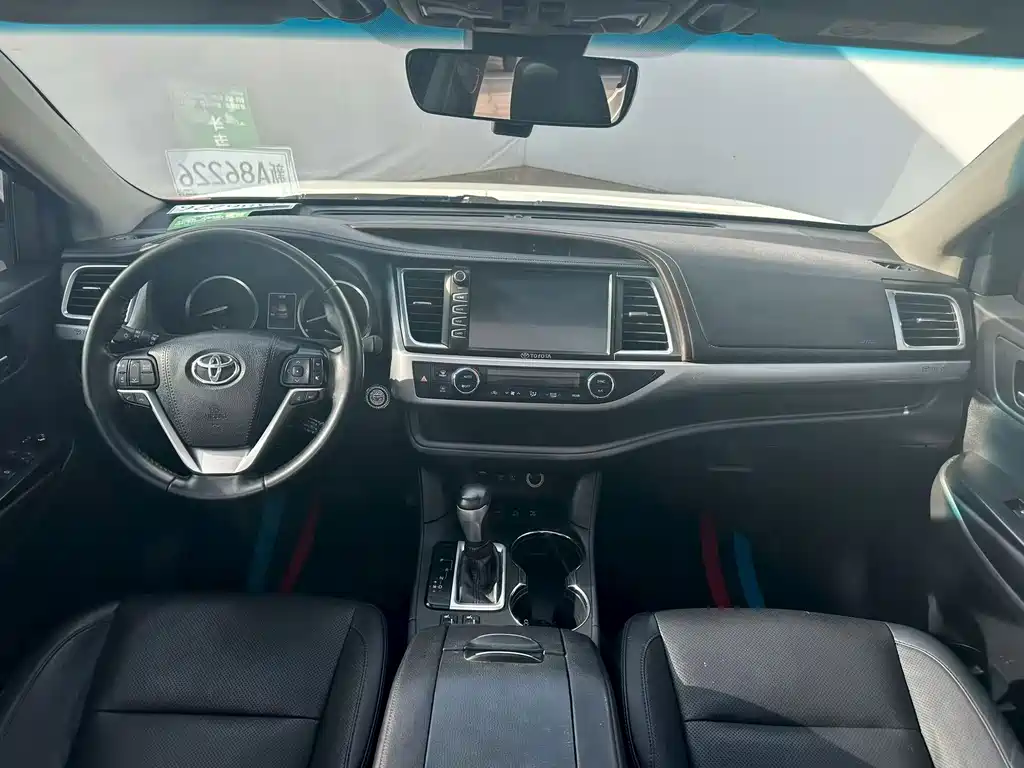 Toyota Highlander — фото 5