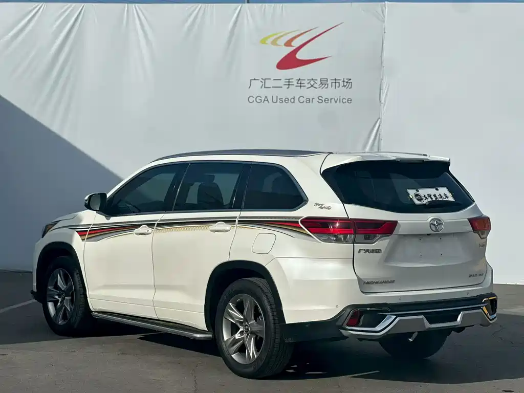 Toyota Highlander — фото 7