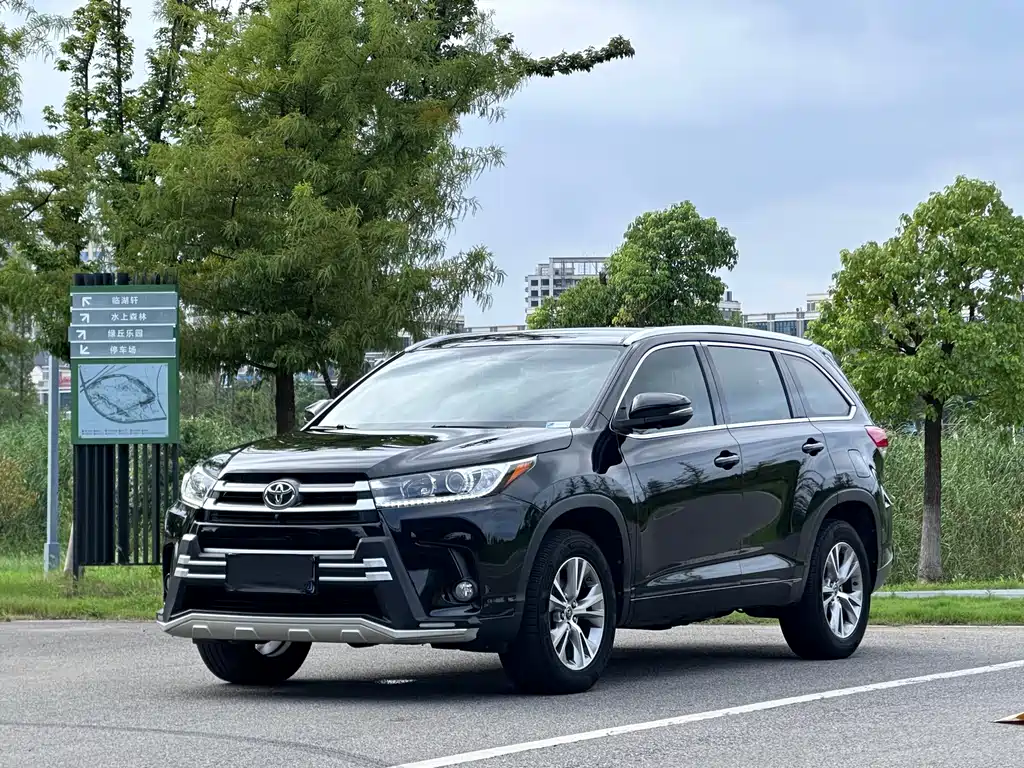 Toyota Highlander — фото 2