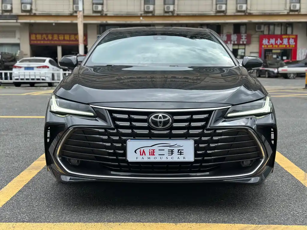 Toyota Avalon — фото 2