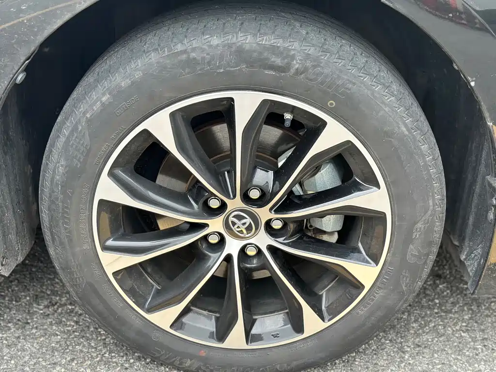 Toyota Avalon — фото 21