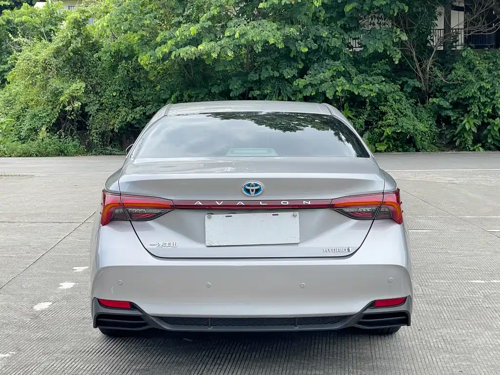 Toyota Avalon — фото 12
