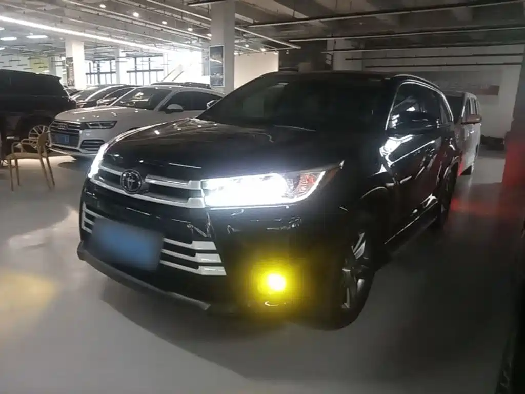 Toyota Highlander — фото 2