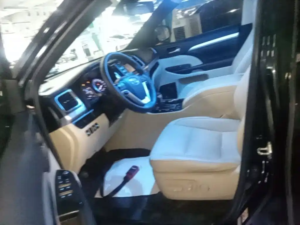 Toyota Highlander — фото 15