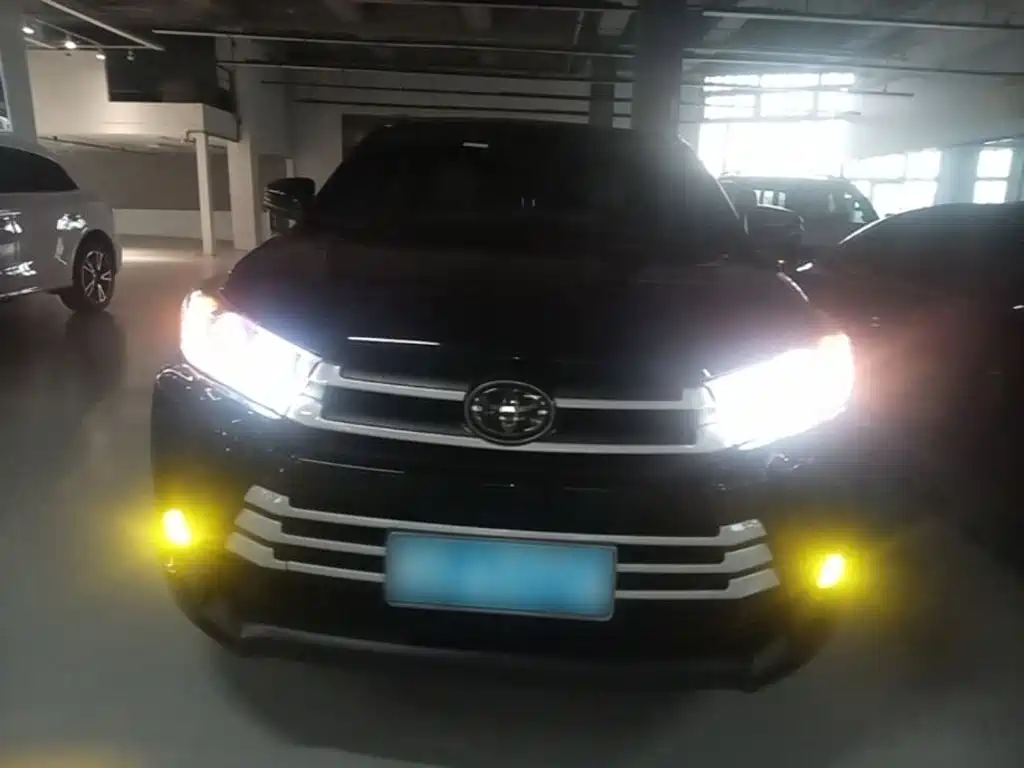 Toyota Highlander — фото 3