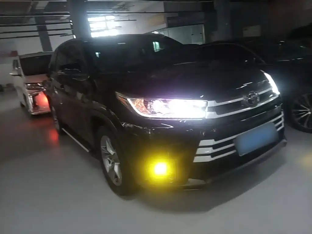 Toyota Highlander — фото 4