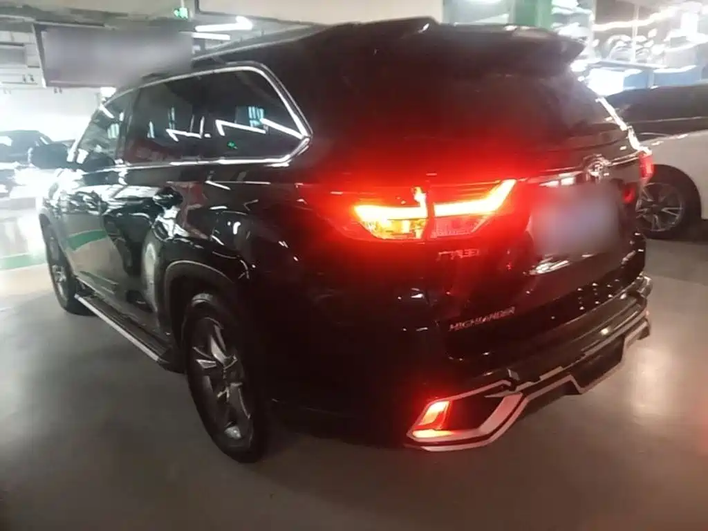 Toyota Highlander — фото 5