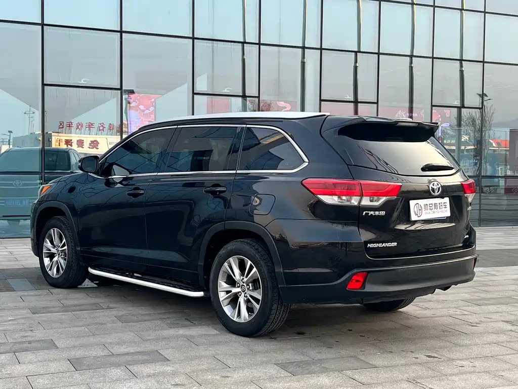 Toyota Highlander — фото 4
