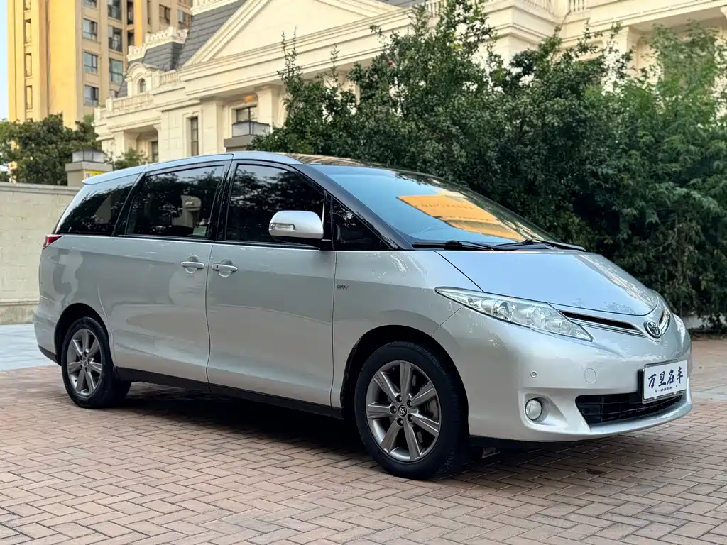 Toyota Previa — фото 3