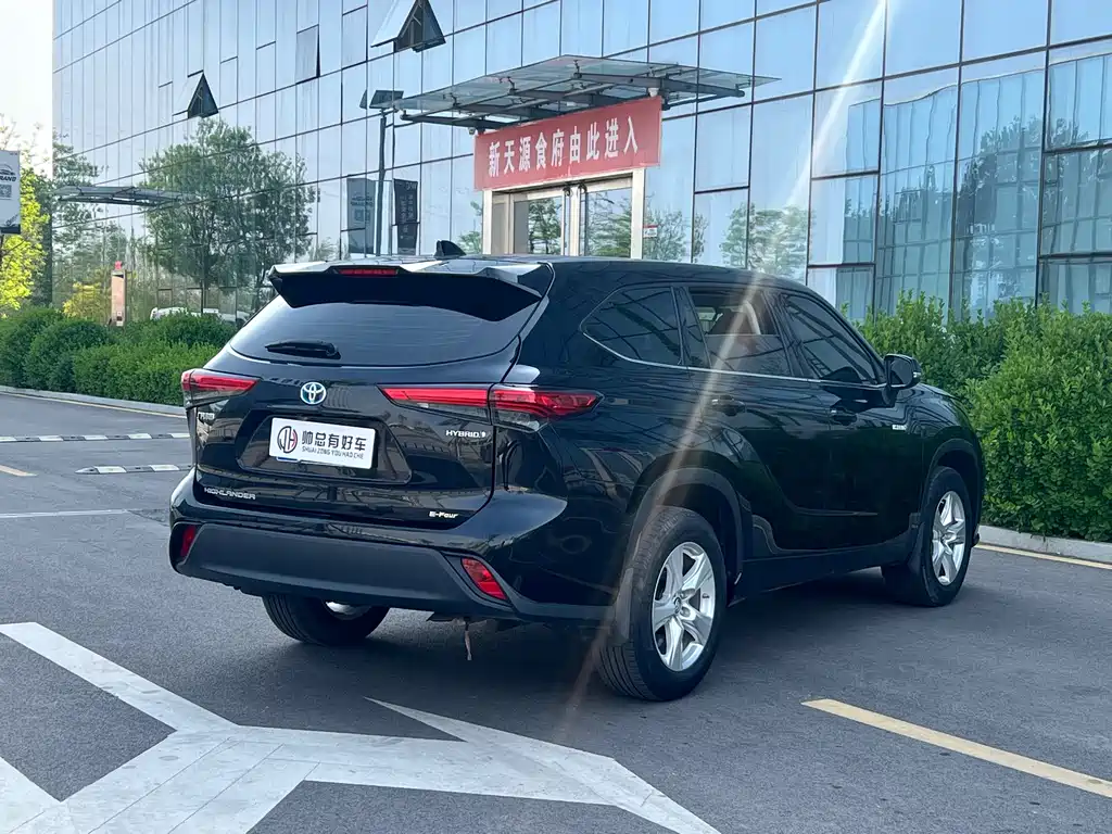 Toyota Highlander — фото 5