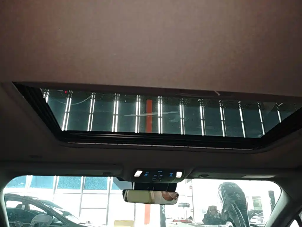 Toyota Granvia — фото 14