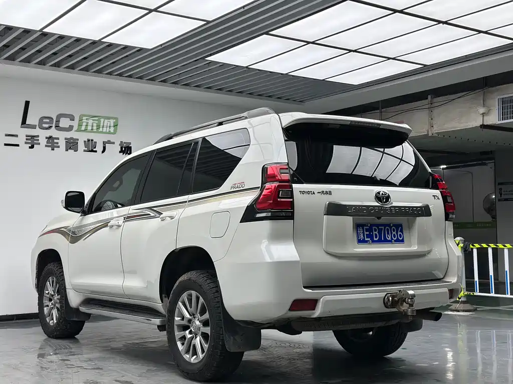Toyota Prado — фото 5