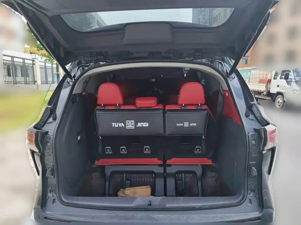 Toyota Sienna — фото 10