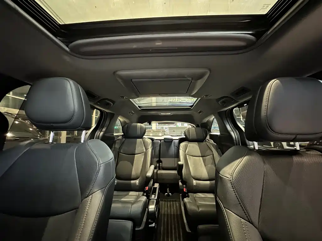 Toyota Granvia — фото 20