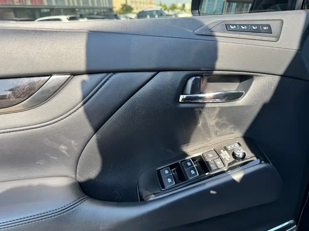 Toyota Vellfire — фото 14