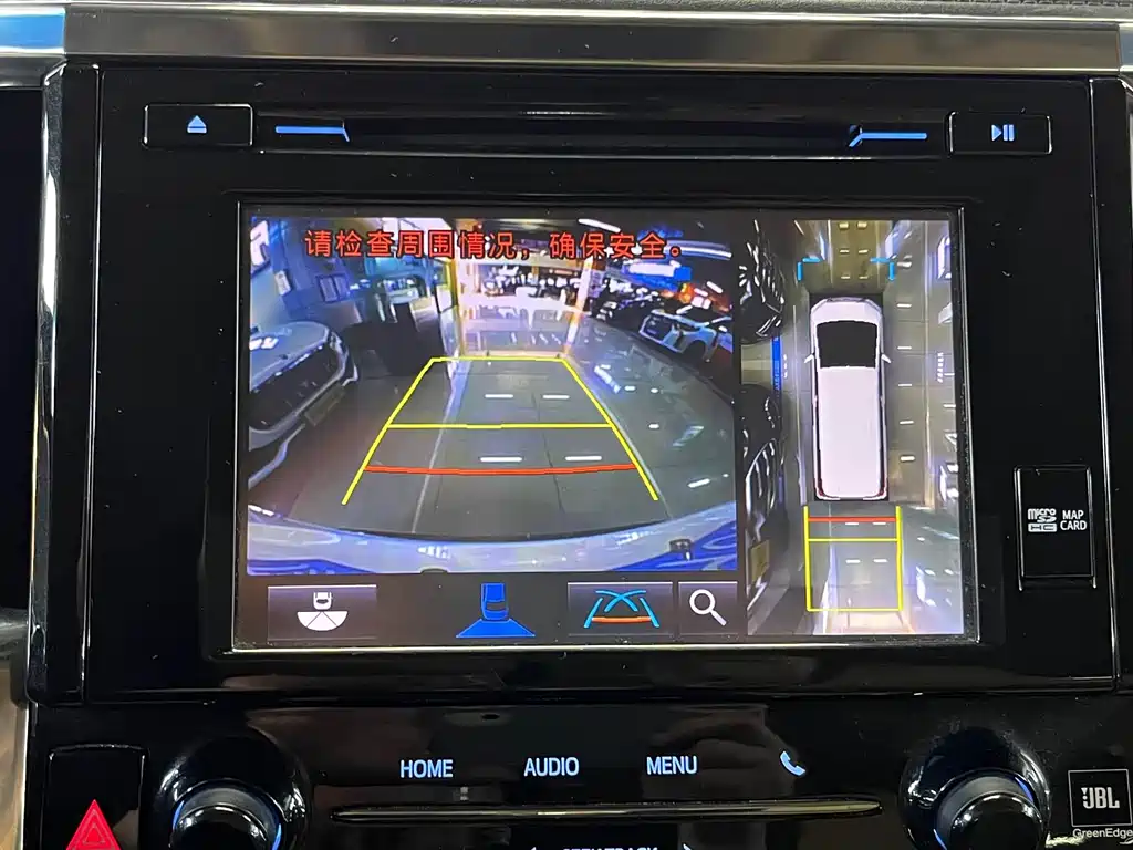 Toyota Alphard — фото 3