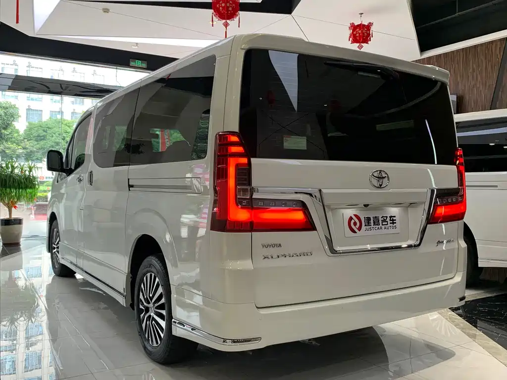 Toyota Granvia (Overseas) — фото 3