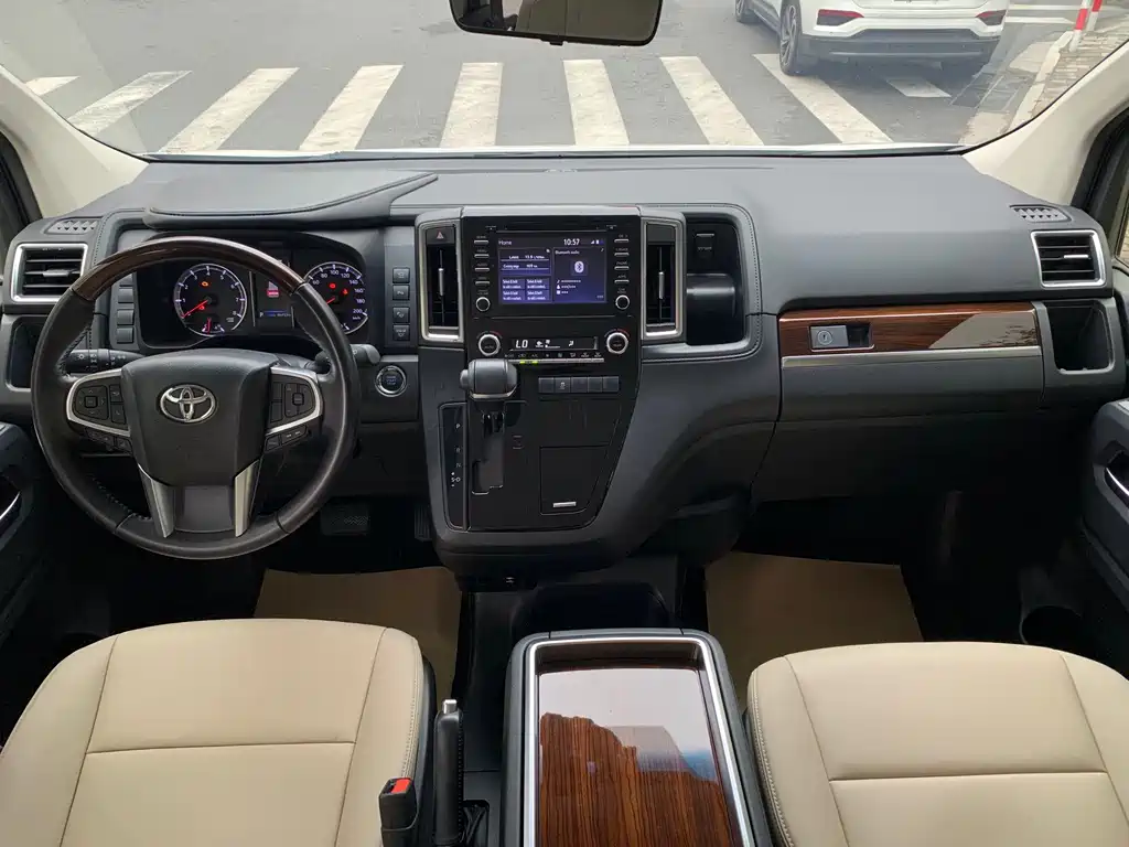 Toyota Granvia (Overseas) — фото 5