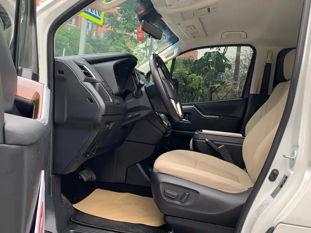 Toyota Granvia (Overseas) — фото 6