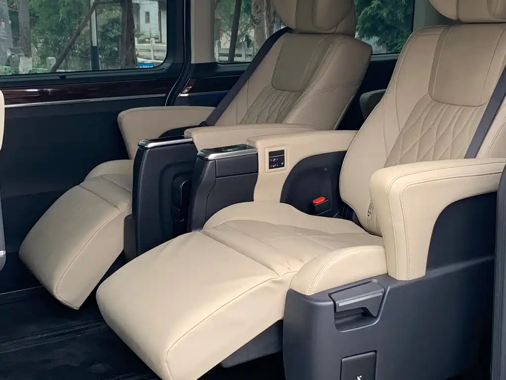 Toyota Granvia (Overseas) — фото 9