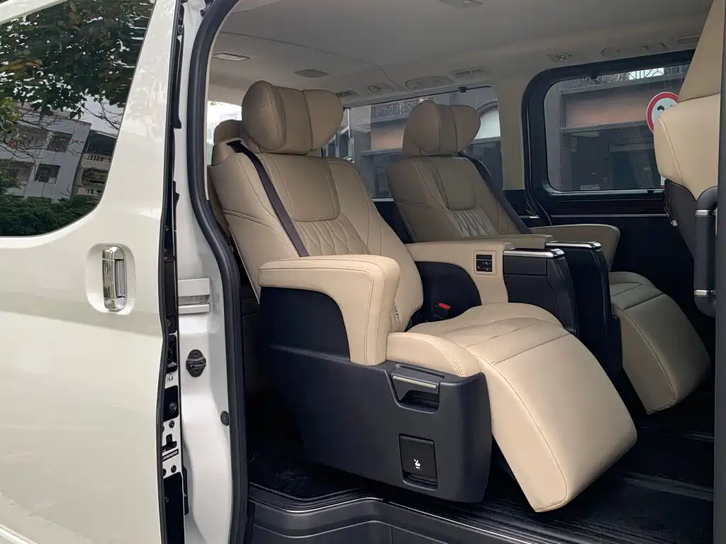 Toyota Granvia (Overseas) — фото 10