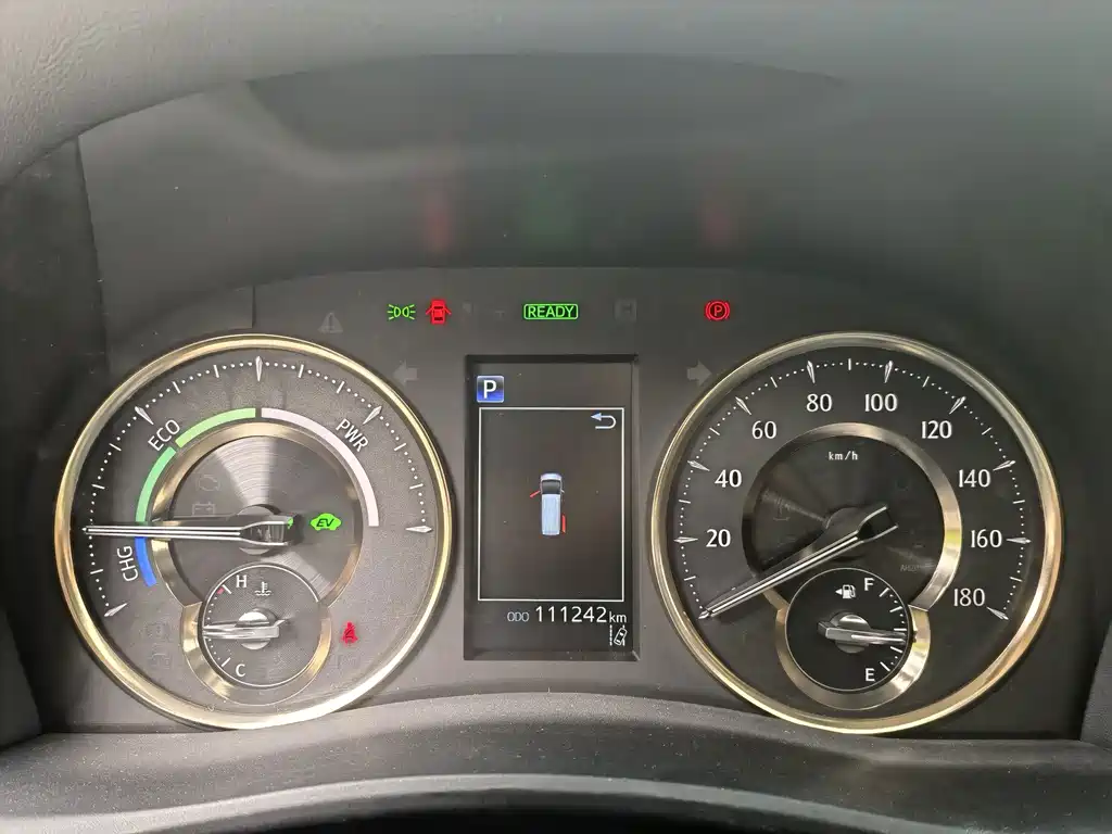 Toyota Alphard — фото 17