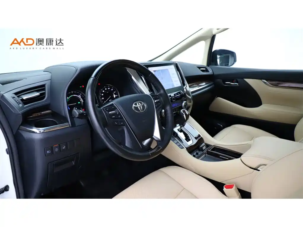 Toyota Alphard — фото 6