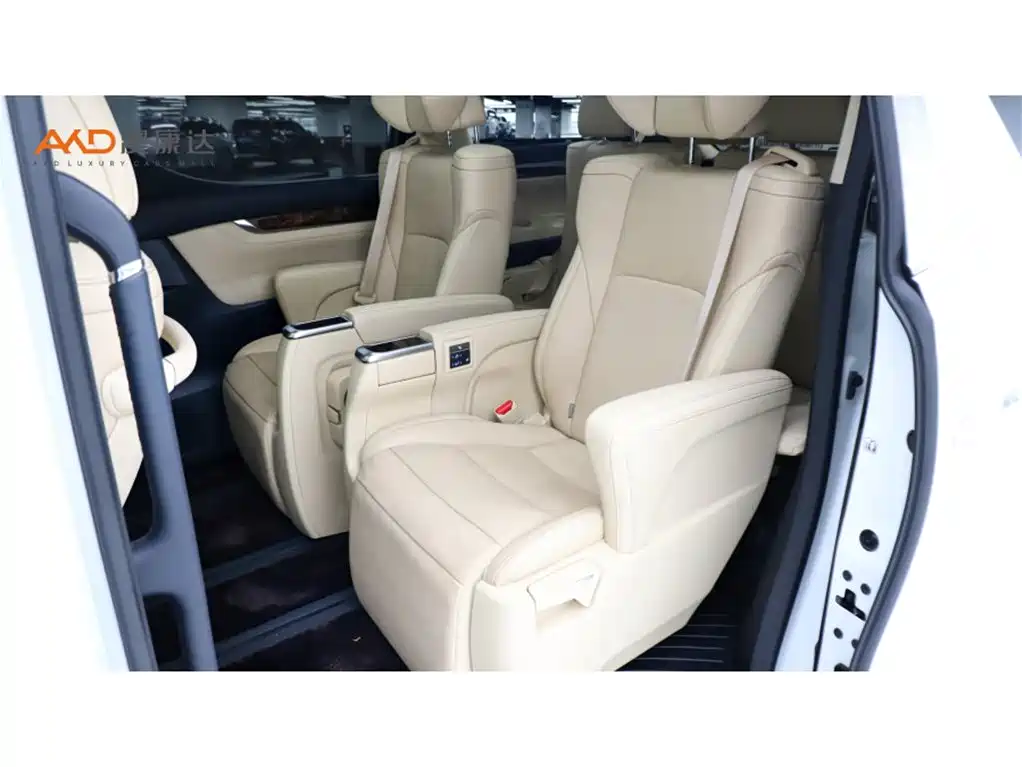 Toyota Alphard — фото 7
