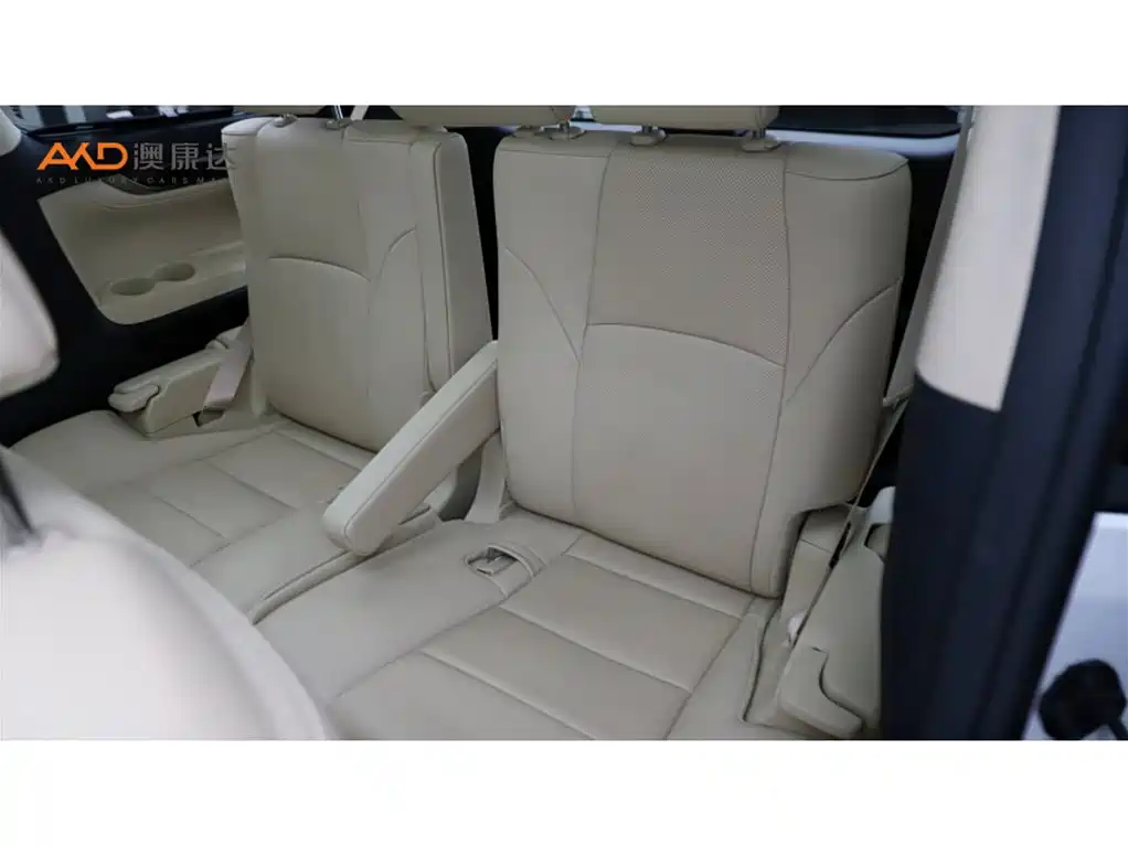 Toyota Alphard — фото 9