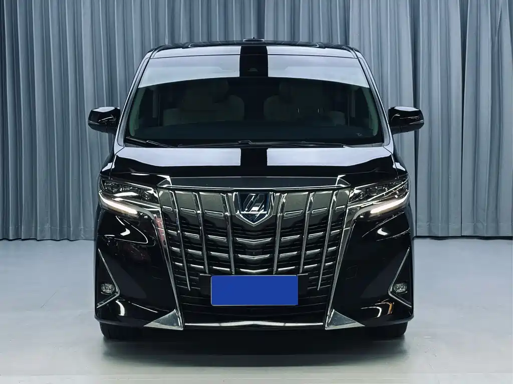 Toyota Alphard — фото 2