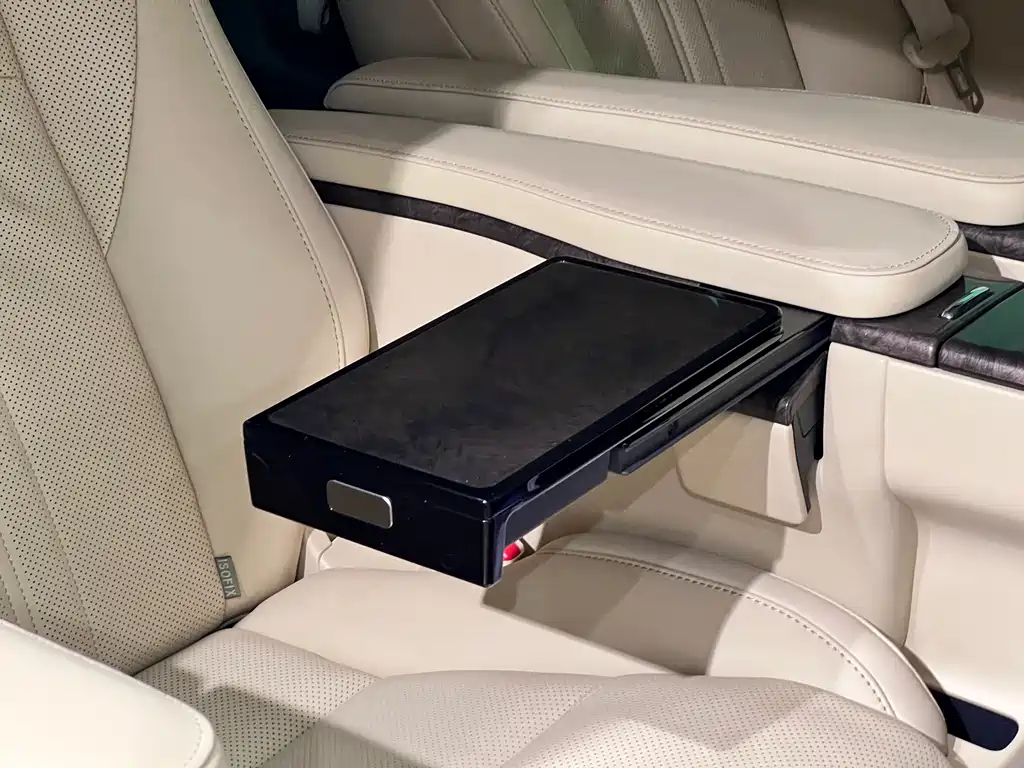 Toyota Alphard — фото 13