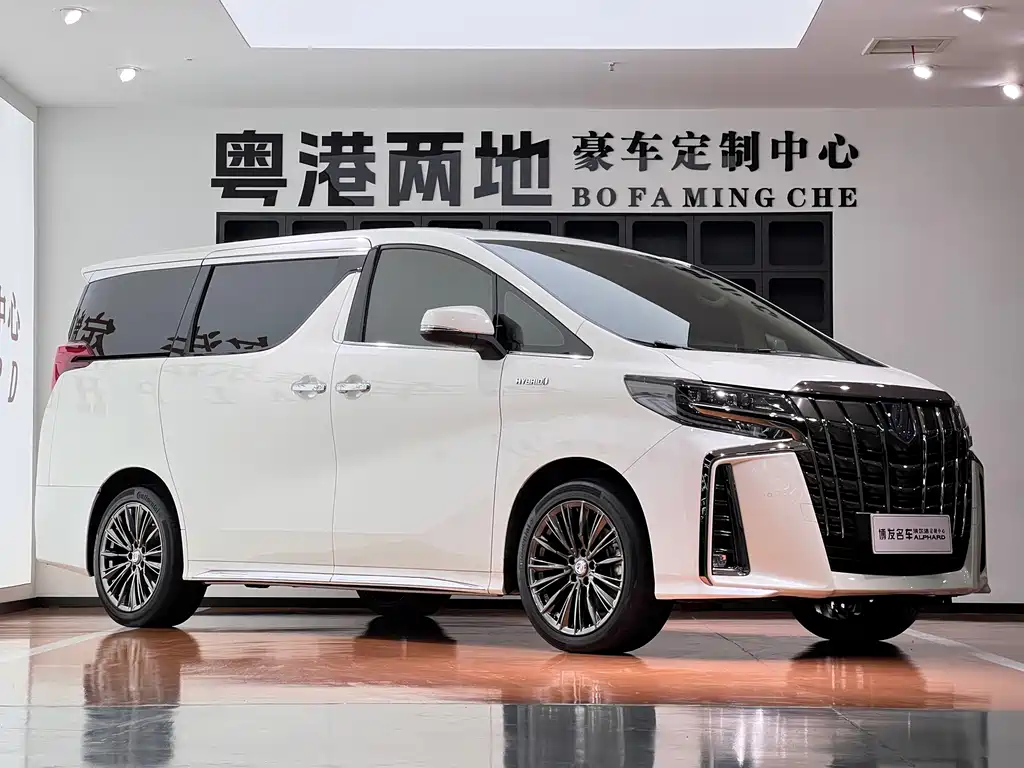Toyota Alphard — фото 3