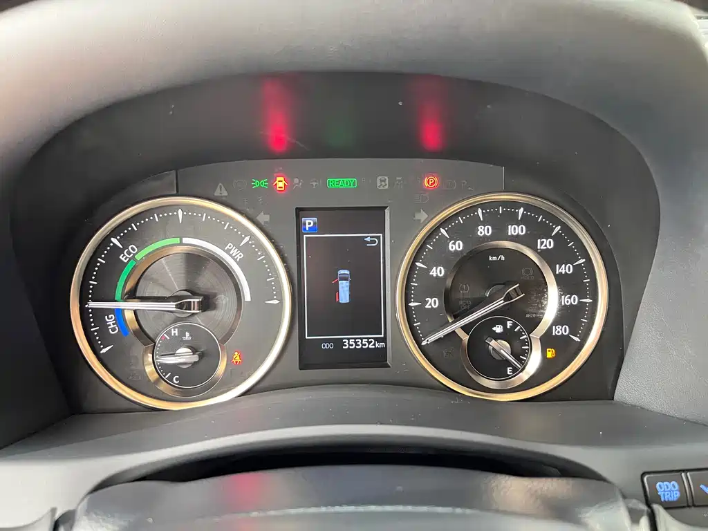 Toyota Alphard — фото 21