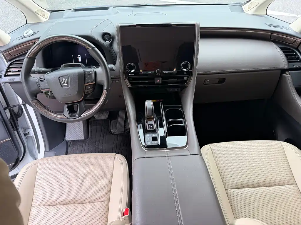 Toyota Vellfire — фото 6