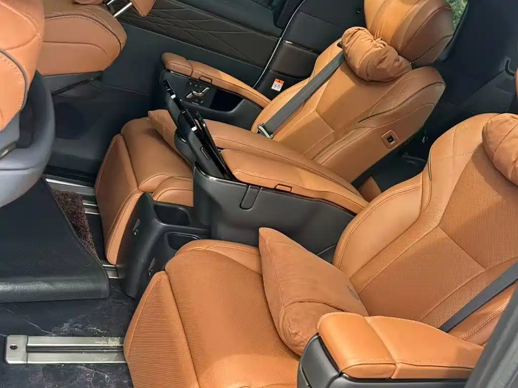 Toyota Alphard — фото 5