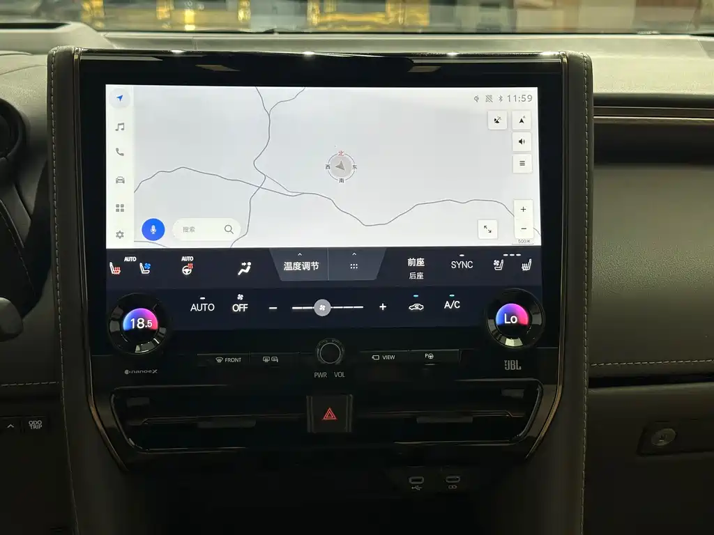 Toyota Alphard — фото 8