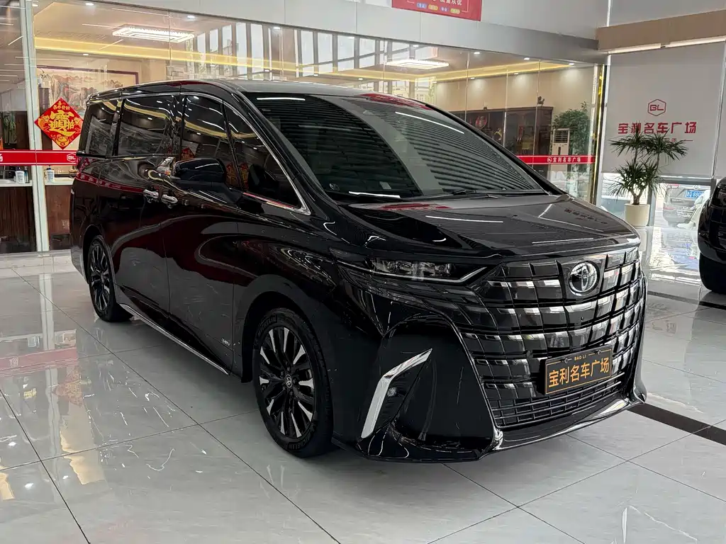 Toyota Alphard — фото 3