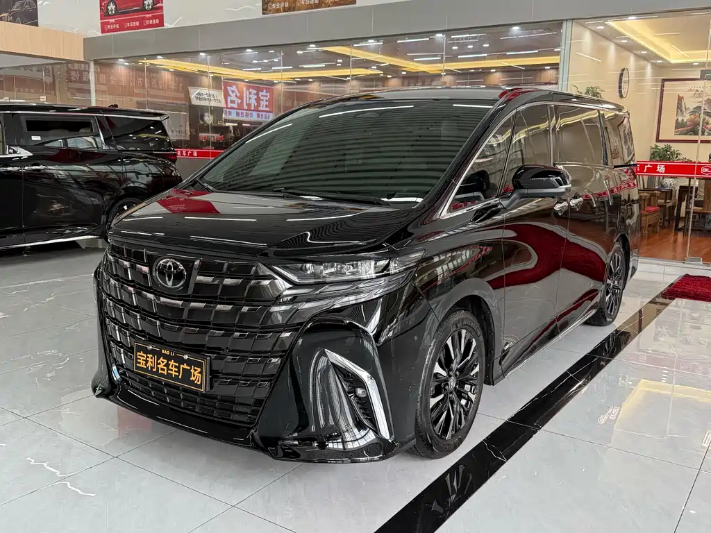 Toyota Alphard — фото 4