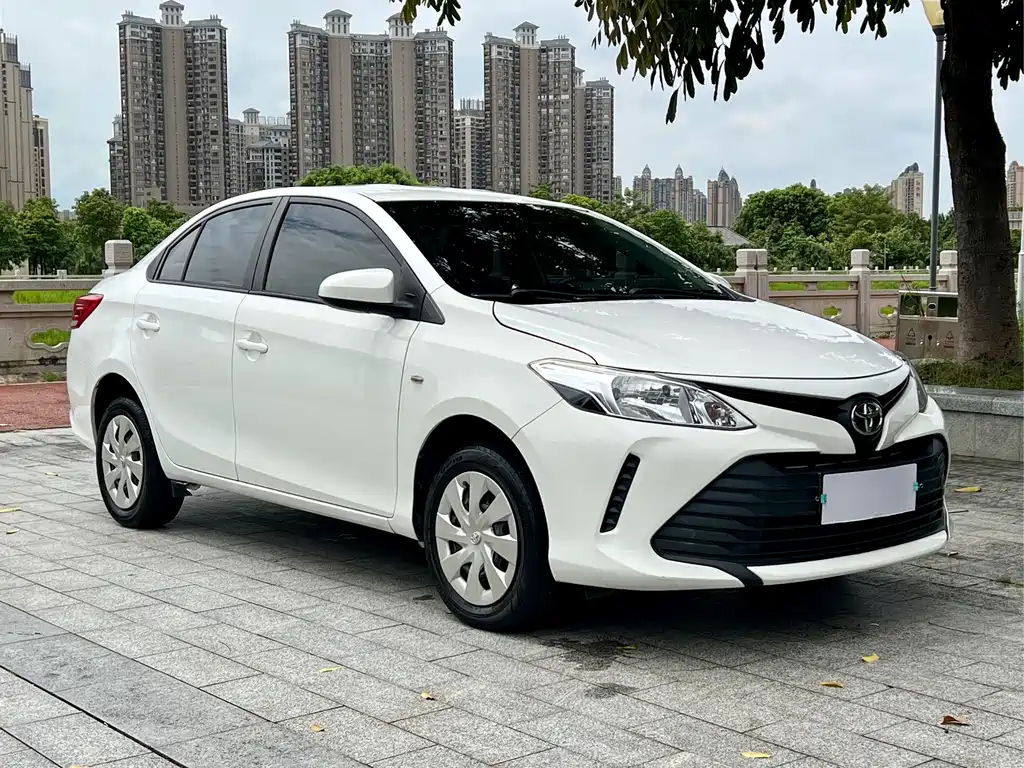 Toyota Vios — фото 3