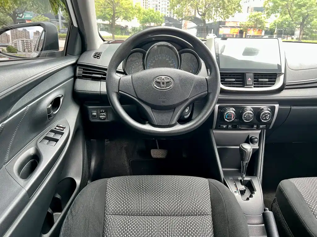 Toyota Vios — фото 7
