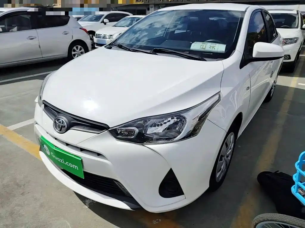 Toyota Yaris L — фото 2